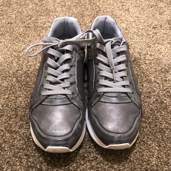 guess leather sneakers